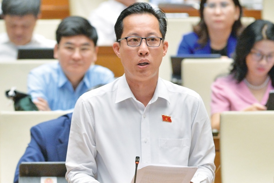 Đại biểu Quốc hội: Mức lương 6,8 triệu đồng/tháng không đủ để cán bộ trang trải chi phí cho cuộc sống tối thiểu