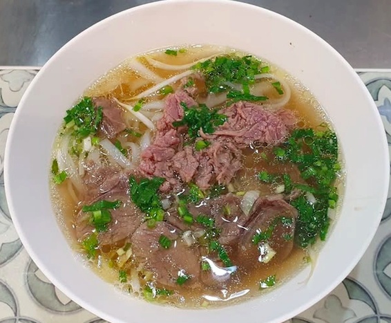 Khách Việt bất ngờ khi ăn bát phở bò ở sân bay Thái chỉ 70.000 đồng, rẻ hơn Nội Bài 4 lần