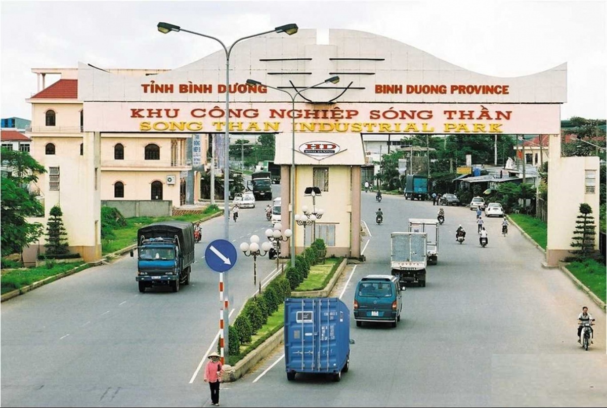 Khu công nghiệp Sóng Thần 3 của ông Dũng 'lò vôi' có cháy lớn, nhà xưởng 500m2 bị thiêu rụi