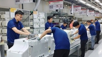 Một tập đoàn điện tử hàng đầu Hàn Quốc chuyển 1 phần sản xuất khỏi Việt Nam để né thuế cao tại Mỹ