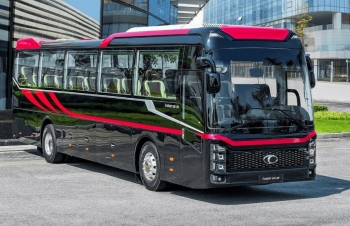 THACO của ông Trần Bá Dương vừa ra mắt dòng xe khách 47 chỗ, bảo hành lên tới 200.000km