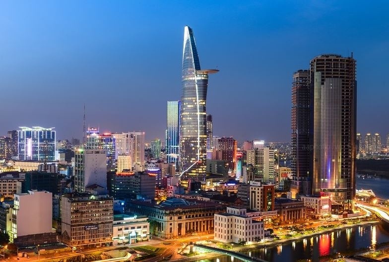 TP Hồ Chí Minh cùng Vingroup khảo sát thực địa, lập kế hoạch chuyển đổi toàn bộ 400.000 xe máy xăng của shipper và xe ôm công nghệ sang xe điện