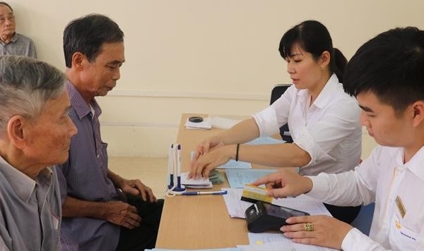 Nghỉ hưu năm 2025, đóng BHXH đủ 21 năm, lương hưu mỗi tháng nhận được bao nhiêu?