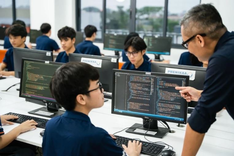 Nền kinh tế số 74 tỷ USD liệu có bị 'kéo chậm' vì thiếu 200.000 kỹ sư công nghệ?