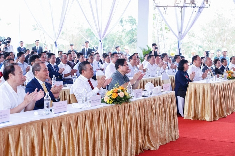Thủ tướng giao nhiệm vụ đặc biệt, Vingroup (VIC) ghi dấu ấn tại lễ khởi công cầu Tứ Liên