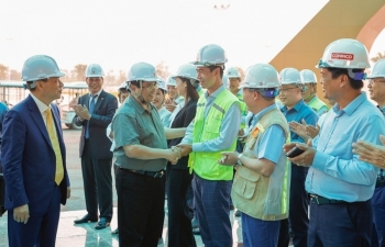 Thăm siêu dự án Top 10 thế giới của Vingroup (VIC), Thủ tướng đề cập đến việc tổ chức 'show diễn lớn'