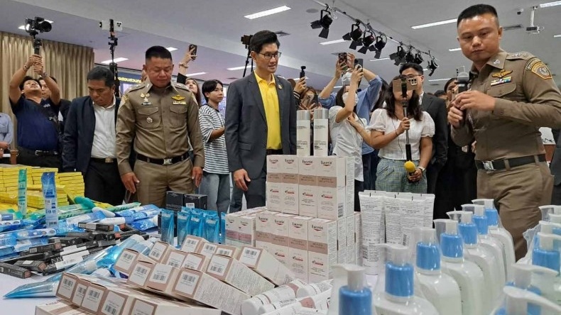 Triệt phá 'tổng kho hàng giả' với hơn 78.000 sản phẩm do 2 người Trung Quốc cầm đầu tại Thái Lan