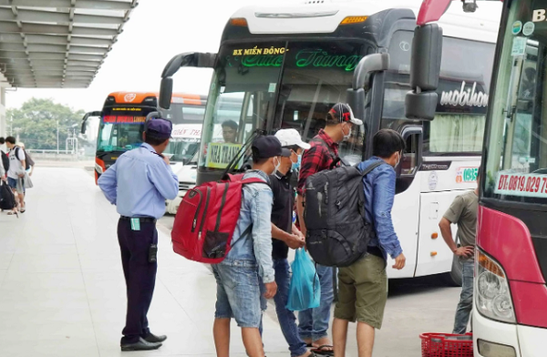 Cẩn trọng khi đi xe: Hành khách vi phạm những lỗi này có thể bị phạt đến 3 triệu đồng