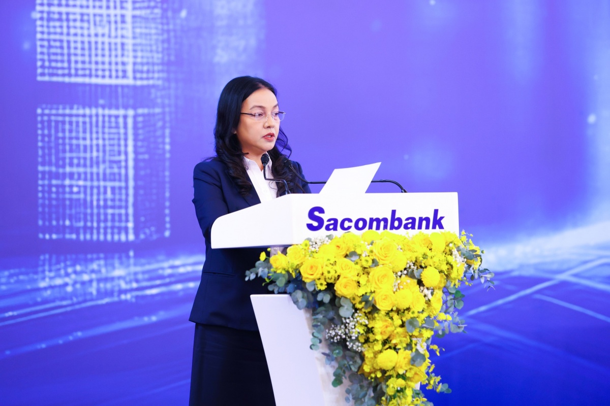 'Bông hồng thép' Nguyễn Đức Thạch Diễm: Hành trình thăng tiến đặc biệt và 8 năm tái sinh Sacombank