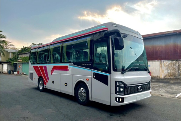 THACO của ông Trần Bá Dương giao lô xe cao cấp cho khách VIP, tung chính sách bảo hành đặc biệt