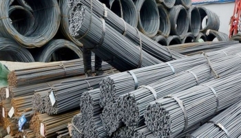 Loạt doanh nghiệp tiếp tục tăng giá thép khi chưa có tin mới sau vụ cháy lò cao của Hoà Phát (HPG)