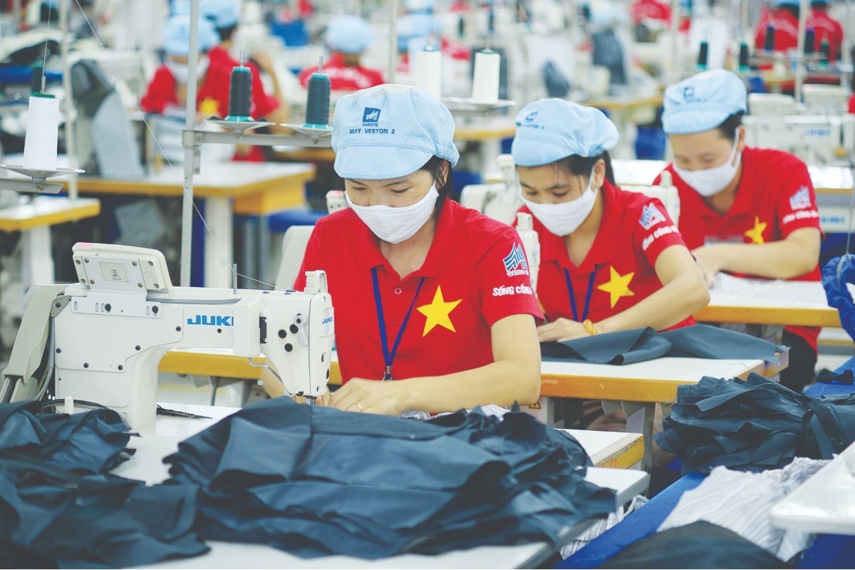 Xuất khẩu sang Mỹ chiếm tới 60%, gần 2.000 công nhân dệt may dốc toàn lực 'chạy đua' đơn hàng