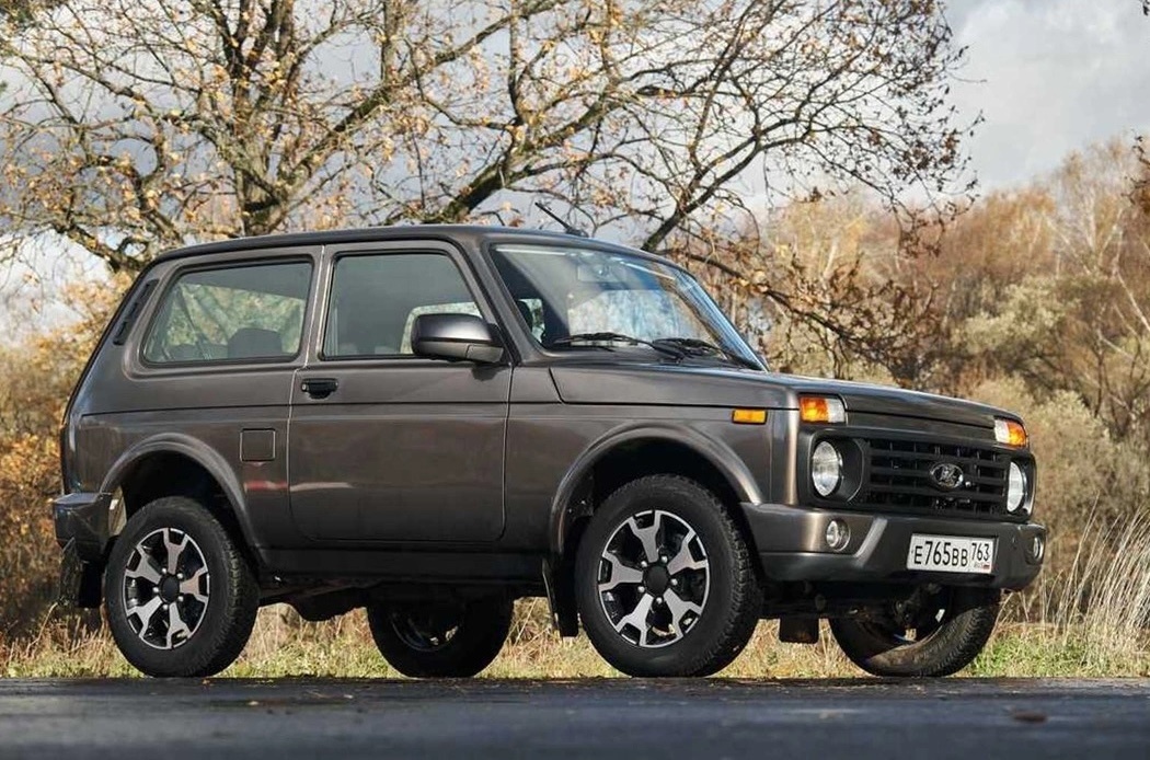 Chiếc SUV off-road của Lada giá rẻ như cho tại Việt Nam: Thiết kế quen thuộc, trang bị lại là điều đáng bàn