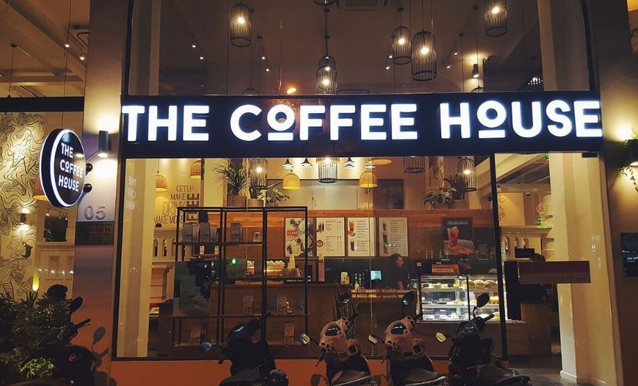 Ồn ào The Coffee House bịt ổ điện, đuổi khéo khách ngồi lâu, thực hư ra sao?