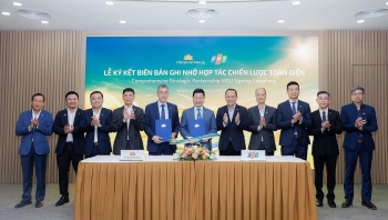 Vietnam Airlines (HVN) bắt tay FPT chuyển mình thành hãng hàng không số