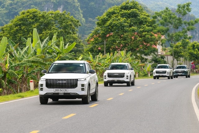 Mẫu xe điện đi 1.300km từ Hà Nội vào Quảng Bình không cần sạc, giá chưa đến 1 tỷ đồng: Đẹp, hiện đại nhưng có điều đáng tiếc