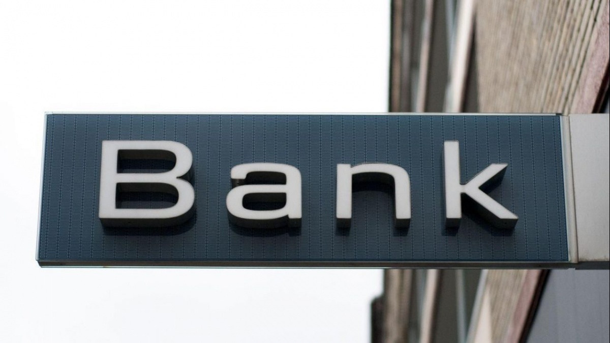 Sao đổi ngôi trong ngành ngân hàng: Techcombank vượt BIDV, chiếm đỉnh thu nhập dịch vụ quý I/2025