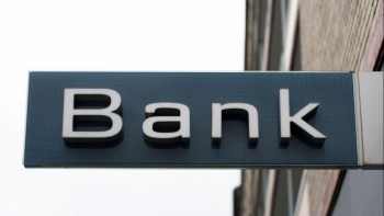Sao đổi ngôi trong ngành ngân hàng: Techcombank vượt BIDV, chiếm đỉnh thu nhập dịch vụ quý I/2025