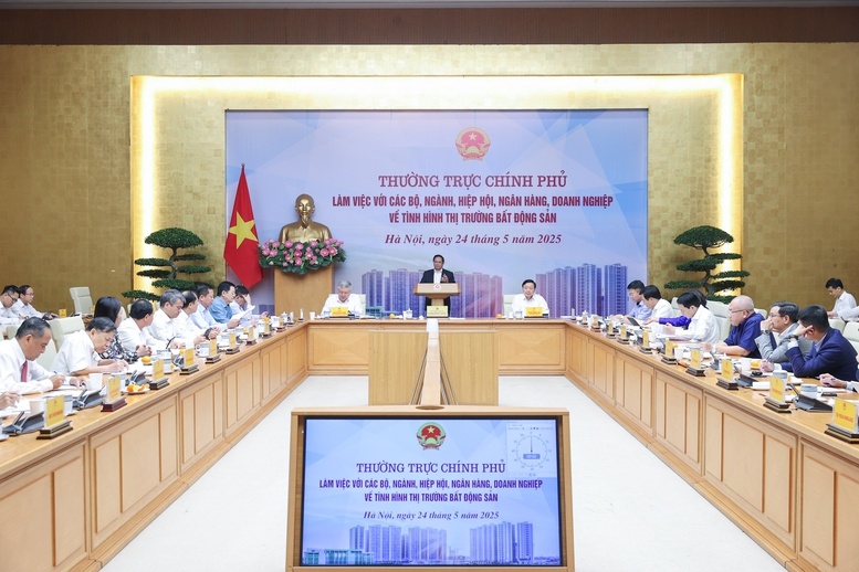 Triệu tập loạt 'đại bàng' bất động sản Vingroup, Sun Group, Novaland… Thủ tướng ra chỉ đạo nóng tháo gỡ điểm nghẽn thị trường
