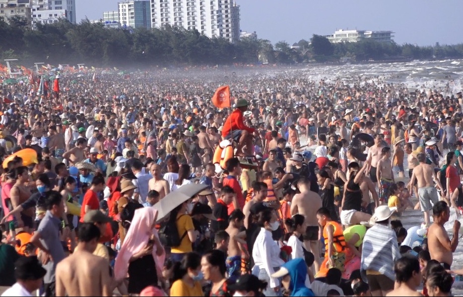 Không tiếc tiền, một đơn vị đưa 5.000 lao động làm công việc độc hại, nguy hiểm đi nghỉ dưỡng