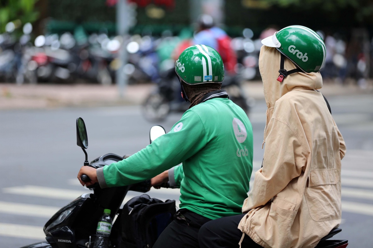 TP HCM sắp chuyển 400.000 xe xăng sang xe điện, tài xế Grab, Be... được hỗ trợ gì?