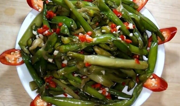 Cây dại bờ mương xưa cho lợn ăn nay 'lột xác' thành đặc sản: Nhiều người thành thị săn lùng, giá cao ngỡ ngàng