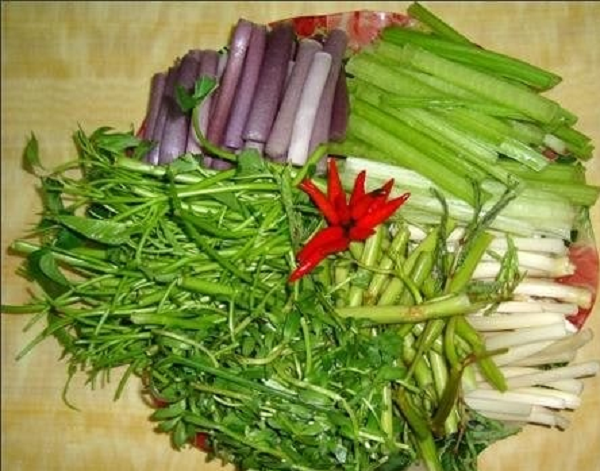 Cây dại bờ mương xưa cho lợn ăn nay 'lột xác' thành đặc sản: Nhiều người thành thị săn lùng, giá cao ngỡ ngàng