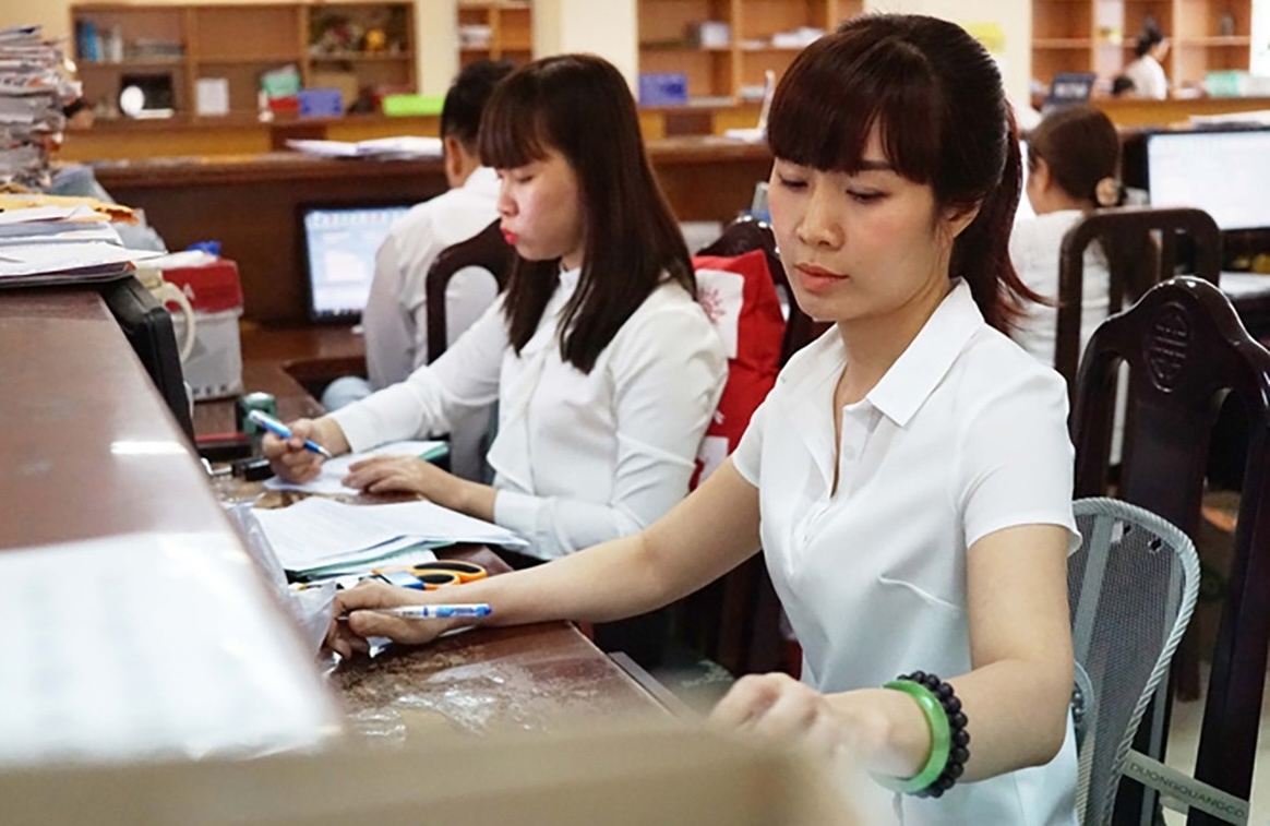 Cán bộ, công chức nghỉ hưu trước tuổi theo Nghị định 178 có được nâng lương không?