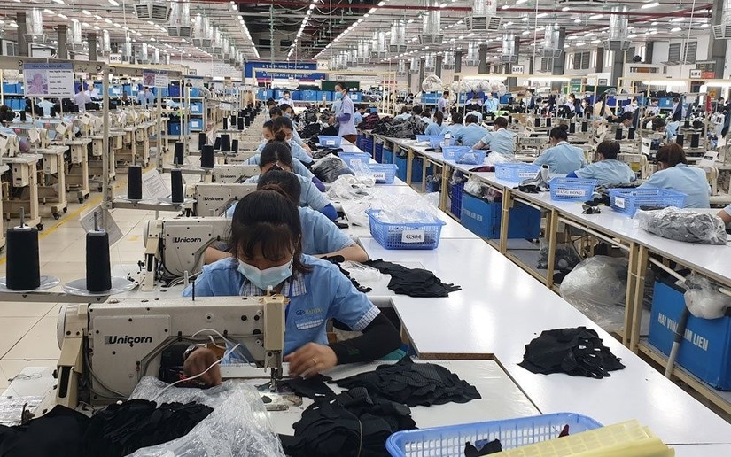 Doanh nghiệp dệt 5.800 nhân sự sắp kín đơn hàng quý III, cổ phiếu phát tín hiệu mới