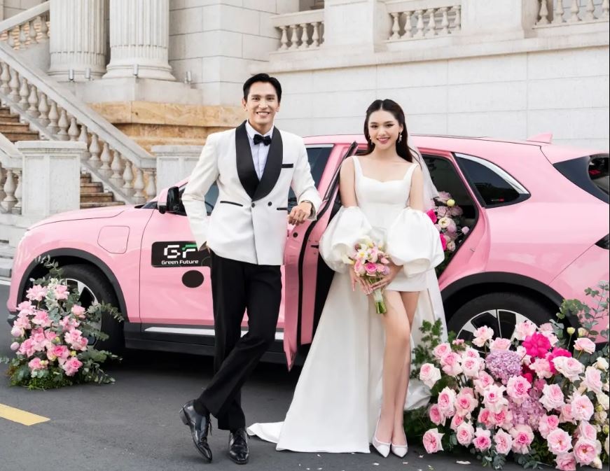 Công ty của con trai tỷ phú Phạm Nhật Vượng ra mắt dịch vụ cho thuê xe hoa cưới giá chỉ từ 1,2 triệu đồng