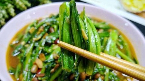 Bất ngờ loại rau giàu canxi 'vượt mặt' cả canh xương hầm: Bán đầy chợ Việt, giá siêu rẻ