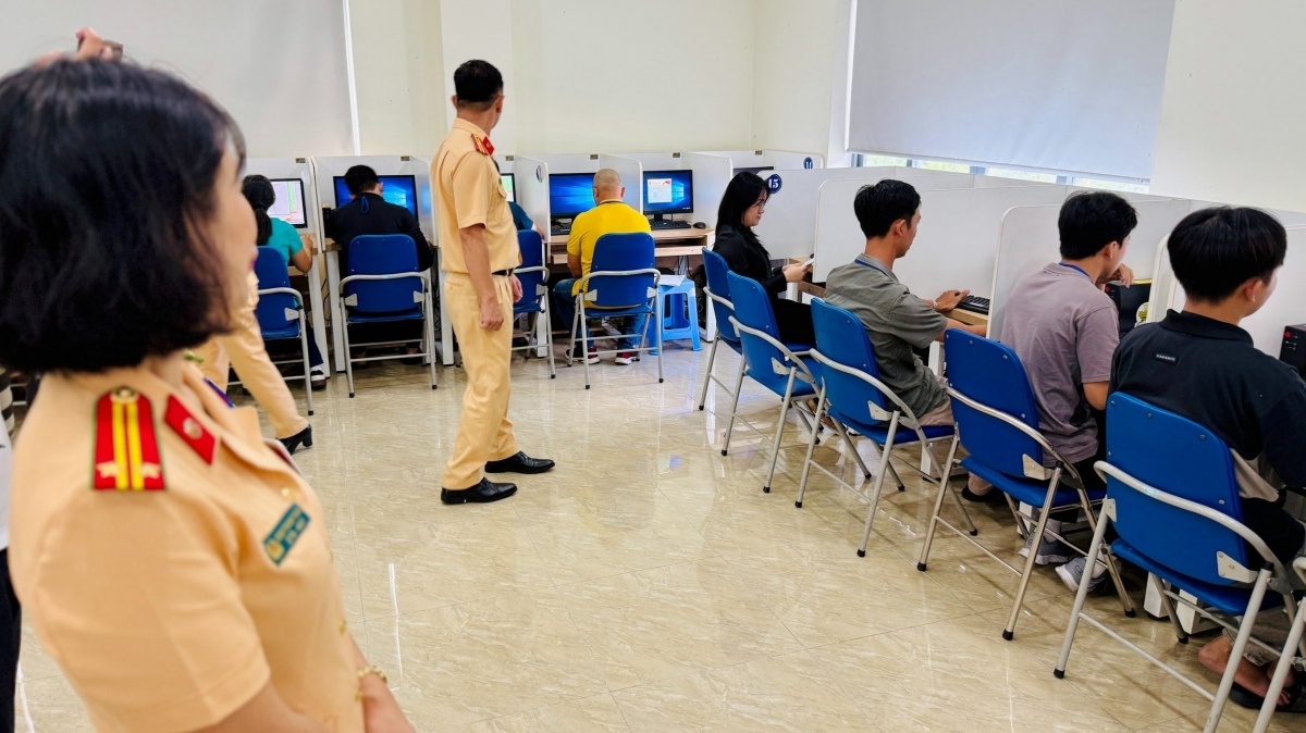 Chỉ còn ít ngày sẽ ‘xóa sổ’ học tủ, đại diện Cục CSGT đưa ra cách học ‘đúng, trúng’ khi thi bằng lái ô tô các hạng