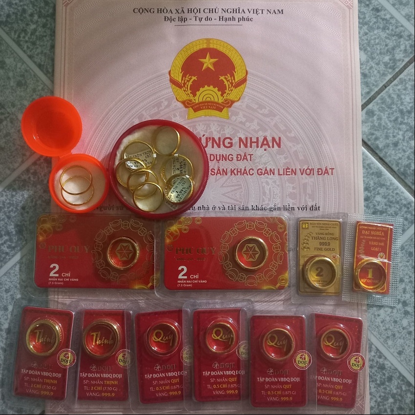 Từ 3 triệu đồng đến sở hữu 19 nhẫn vàng và một cuốn sổ đỏ: Vợ chồng thu nhập 25–30 triệu/tháng đã làm thế nào?