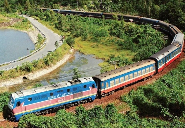 Phó Thủ tướng chỉ đạo sớm triển khai xây dựng tuyến đường sắt Lào Cai - Hà Nội - Hải Phòng