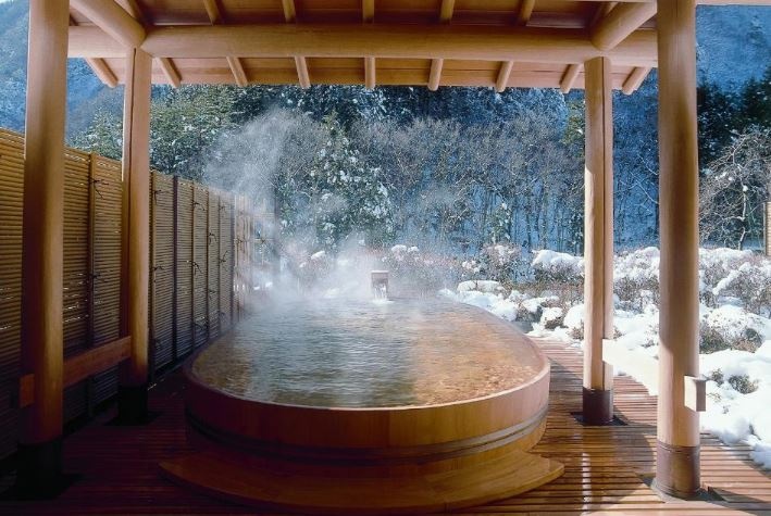 Khách sạn lâu đời nhất hành tinh nằm tại 1 quốc gia châu Á: 1.300 tuổi, 52 thế hệ truyền đời, 1 đêm nghỉ tốn bằng một chuyến du lịch châu Âu?