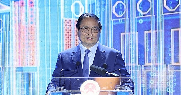 Thủ tướng mong các ngân hàng 'mở lòng ra một chút nữa', giảm thêm lãi suất cho gói tín dụng 500.000 tỷ