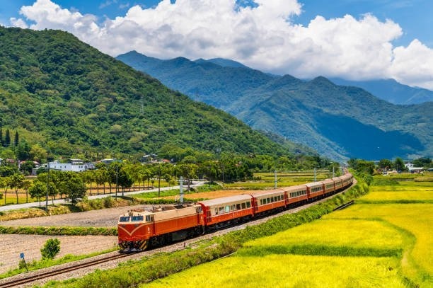 Bộ Xây dựng ‘bật đèn xanh’ cho tư nhân tham gia sản xuất 8 nhóm hàng hóa, dịch vụ đường sắt