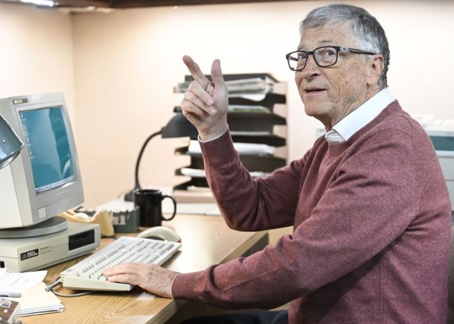Ông vua công nghệ Bill Gates  chỉ ra 3 nghề 'không bao giờ thất nghiệp' dù bão AI càn quét toàn cầu, nghề đầu tiên nhiều người bất ngờ