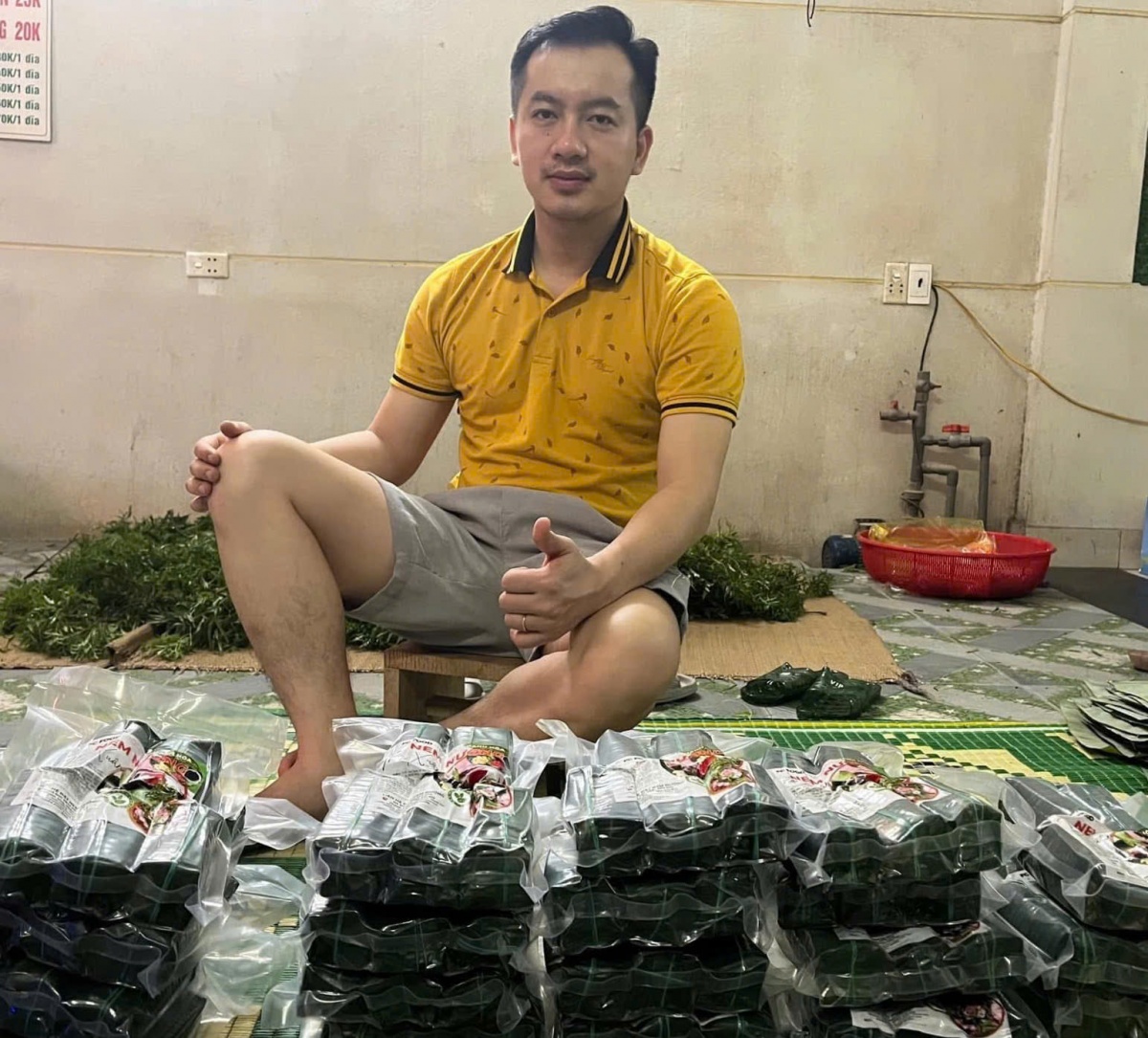 Loại nem ‘độc lạ’ chế biến kỳ công, khi ăn nướng vùi tro bếp ngon nức tiếng ở vùng đất hai Vua Thanh Hoá
