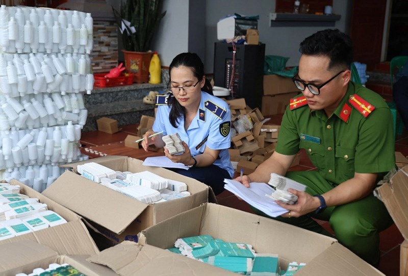Gần 300 mỹ phẩm bị rút công bố chỉ trong một ngày: Doanh nghiệp sai phạm liệu có thoát lưới pháp luật?