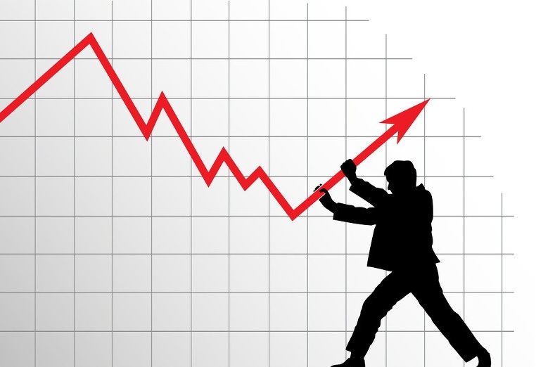 Nhóm bất động sản midcap 'thăng hoa', một cổ phiếu dính biến rơi cận sàn