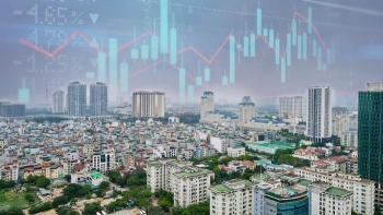 Thị trường đầy biến động, vì sao cổ phiếu bất động sản vẫn hút mạnh dòng tiền?