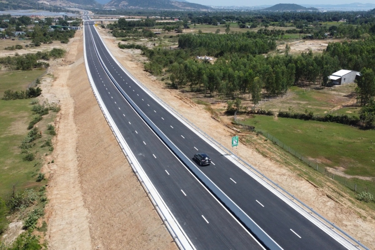 Tập đoàn Sơn Hải đề xuất mở rộng 263km cao tốc bằng 100% vốn tư nhân, Phó Thủ tướng yêu cầu xem xét ngay