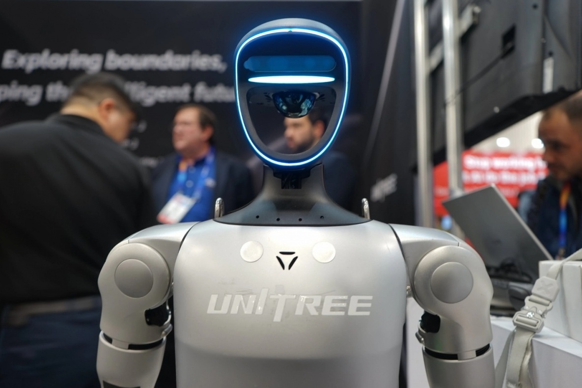 Hàng triệu lao động Trung Quốc lo lắng khi robot ngày càng giỏi và rẻ hơn