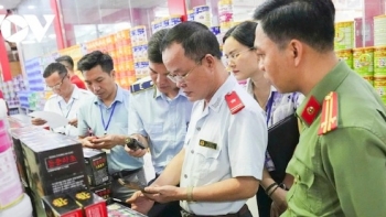 Điều gì đang xảy ra ở Điện Biên khiến cả dãy phố kinh doanh đột ngột đóng cửa im lìm?