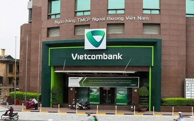 Khách kiên quyết chuyển 285 triệu đồng, Phó Trưởng phòng chi nhánh Vietcombank lập tức báo công an