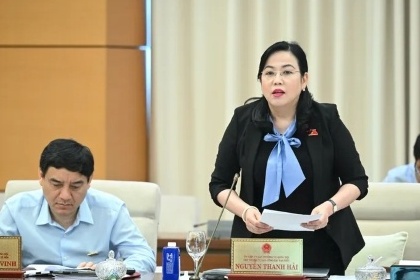 ‘Táo mua ở cửa hàng rất đắt tiền nhưng để ở ngoài mấy tháng không hỏng, ruồi không dám bâu’