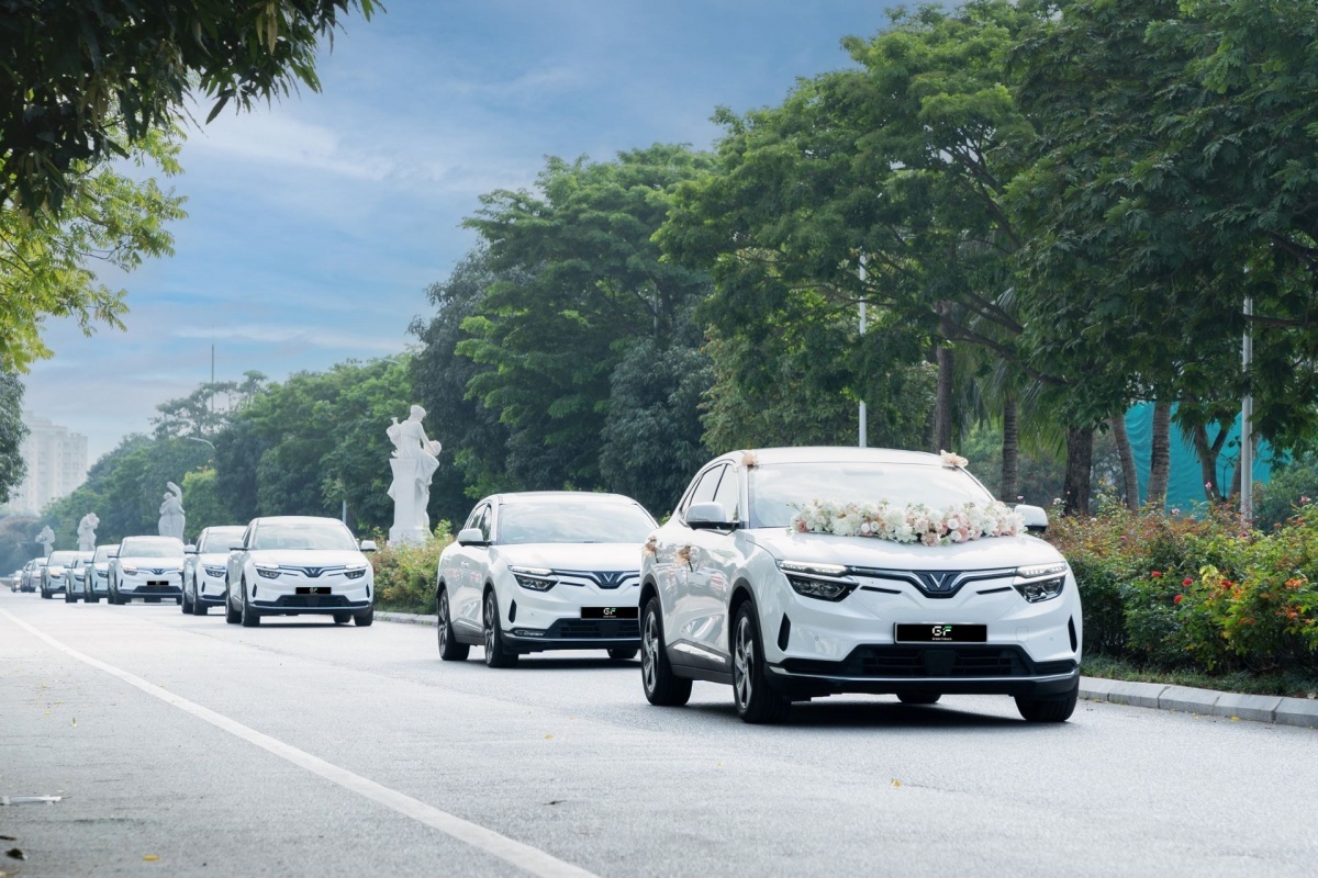 Sao Việt chọn thuê xe cưới của Green Future: Trào lưu “sống xanh cưới xanh” lên ngôi