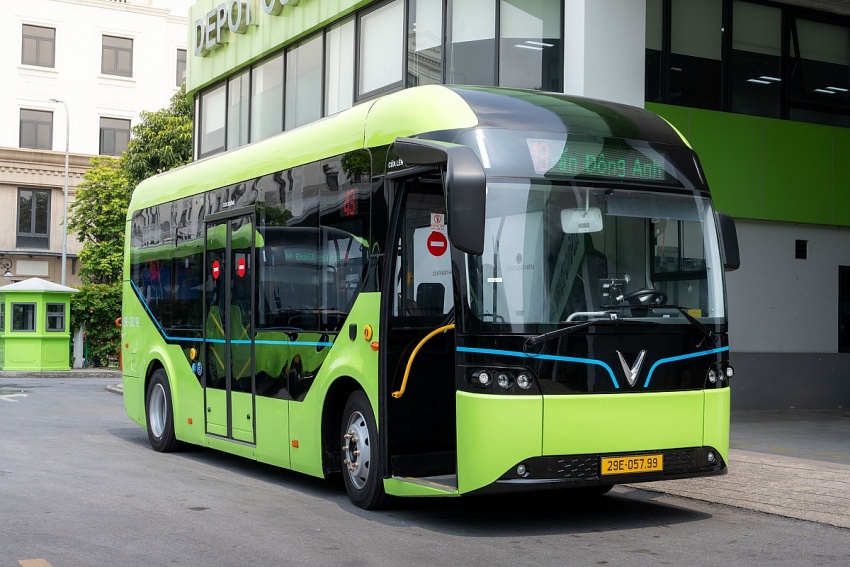Chính thức triển khai xe buýt điện VinFast kết nối đến nơi đặt siêu dự án của Vingroup