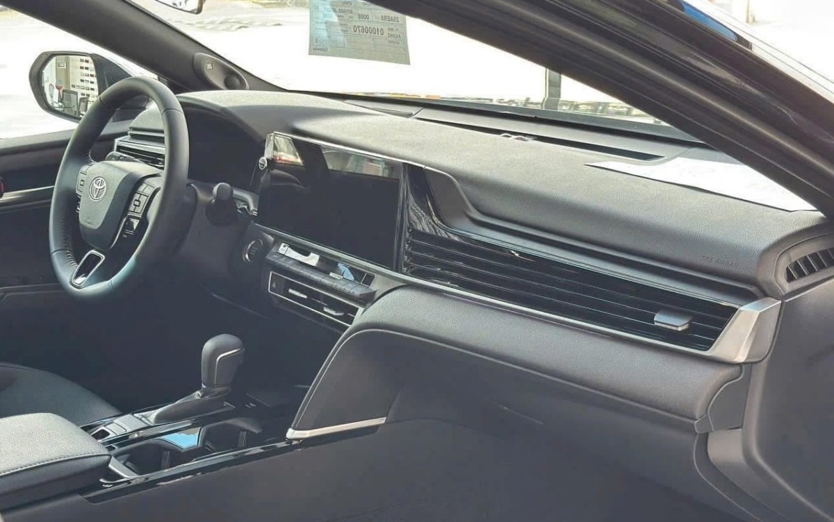 Toyota Camry ‘chơi lớn’ giảm giá gần 100 triệu đồng tại đại lý: Rẻ nhất chỉ còn 1,1 tỷ đồng nhưng người mua xe phải ‘đánh đổi’